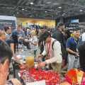 展會現(xiàn)場堪比明星簽售—— 隨州GOODLUCK香菇醬成北美達人心頭好