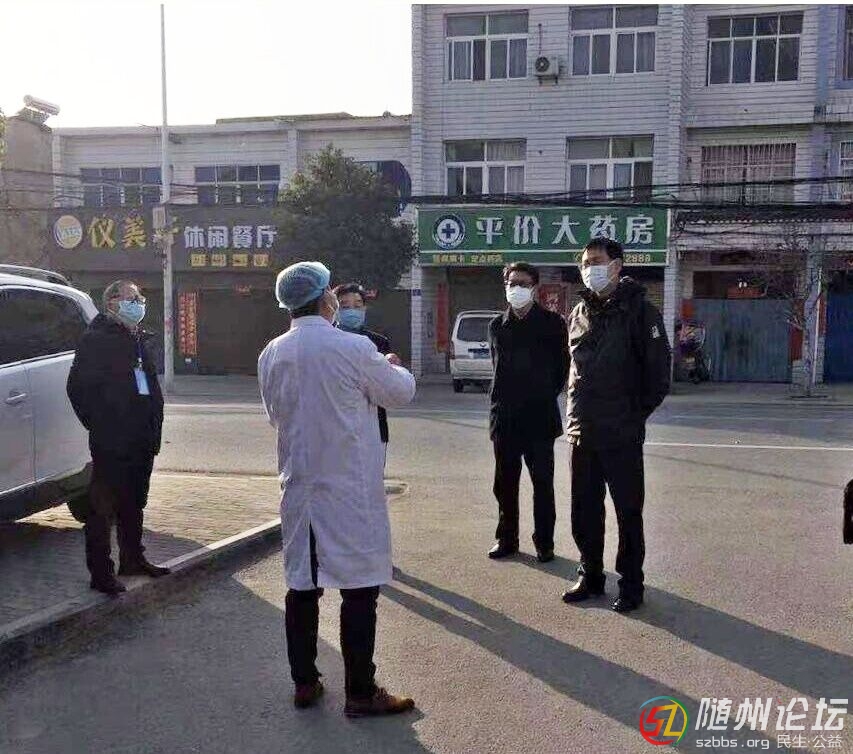 萬店鎮(zhèn)：防疫一線  豪邁逆行  ---萬店鎮(zhèn)中心衛(wèi)生院黨支部書記、院長錢開坤的抗疫情