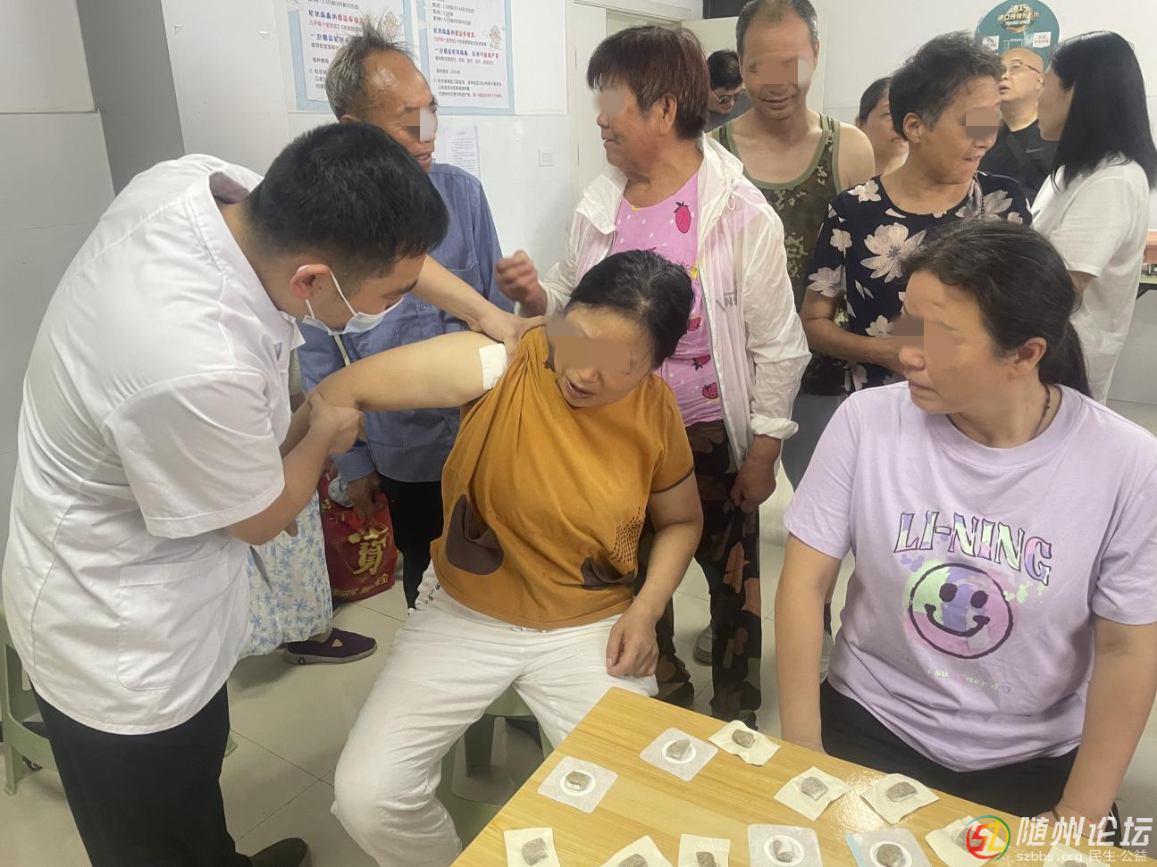 北郊社區(qū)衛(wèi)生服務(wù)中心免費(fèi)三伏貼，惠民服務(wù)暖人心