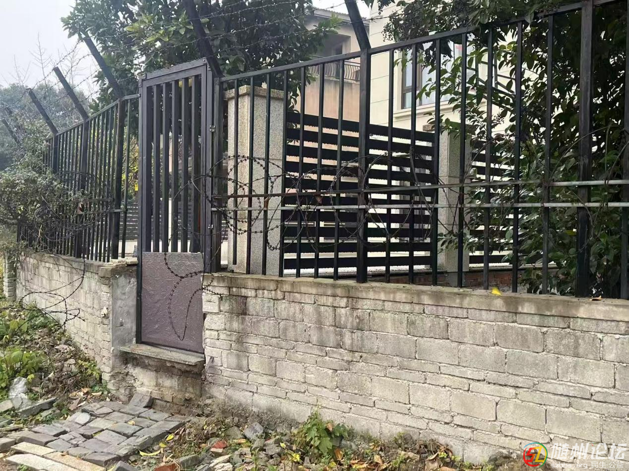 涢水街道綜合執(zhí)法中心：鐵拳整治私開后門